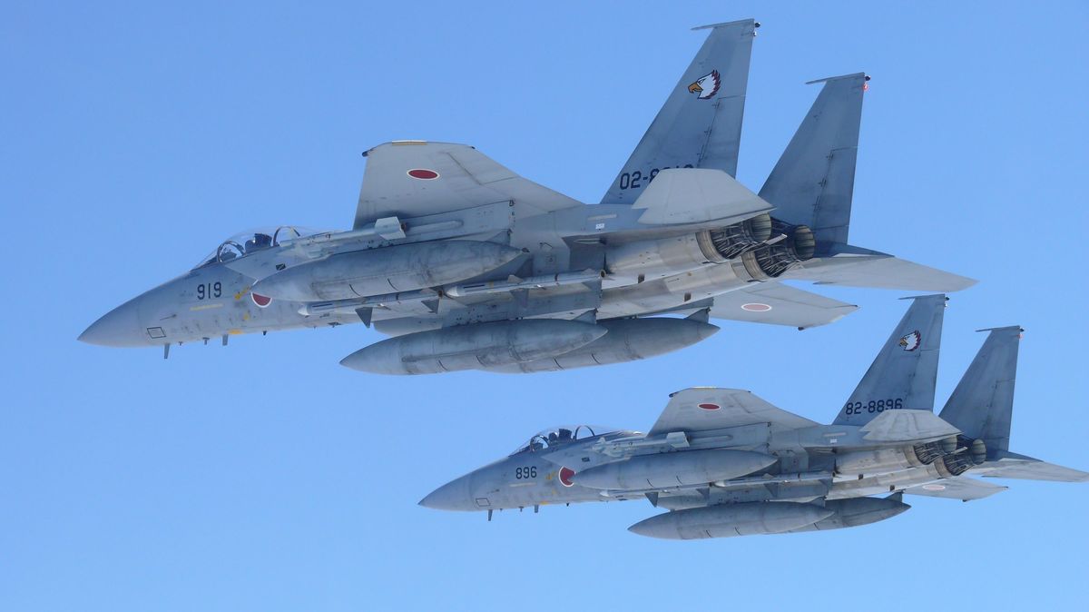 Čínská stíhačka držela dvě japonské ve svém radaru jako cíl, Japonsko pohrozilo ráznou odpovědí